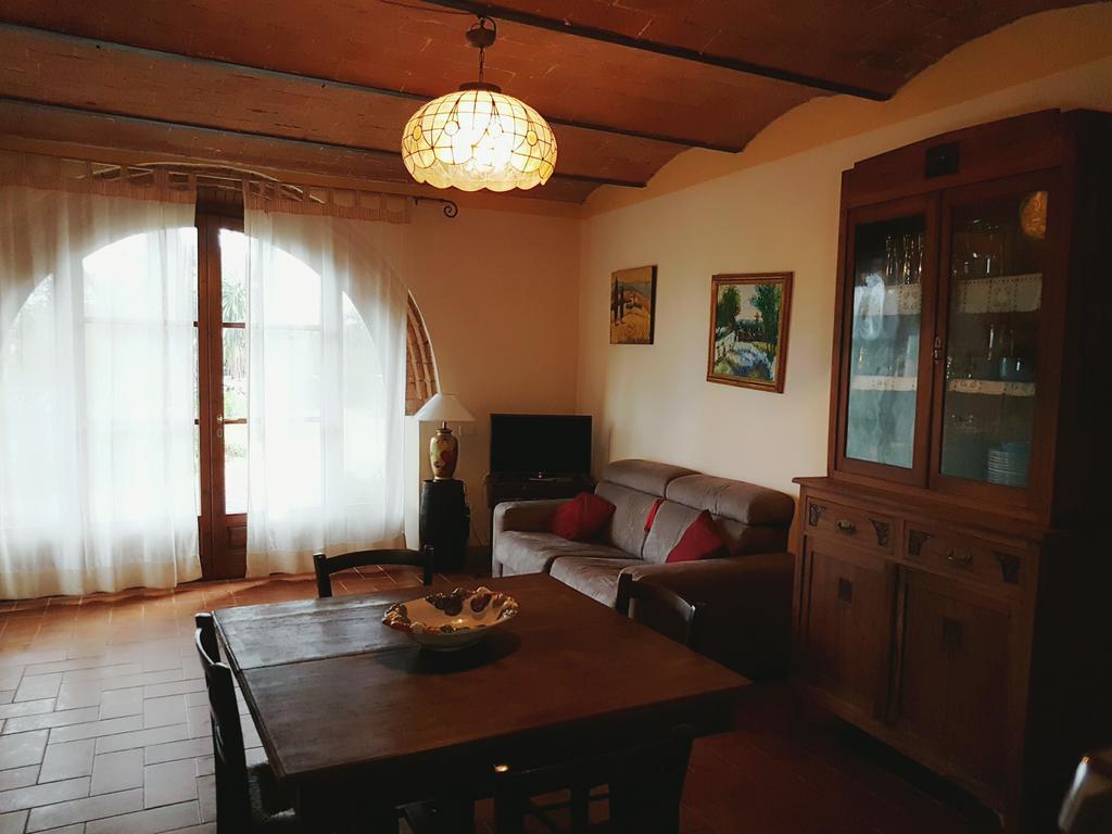 Agriturismo Il Poderino บิบโบนา ภายนอก รูปภาพ